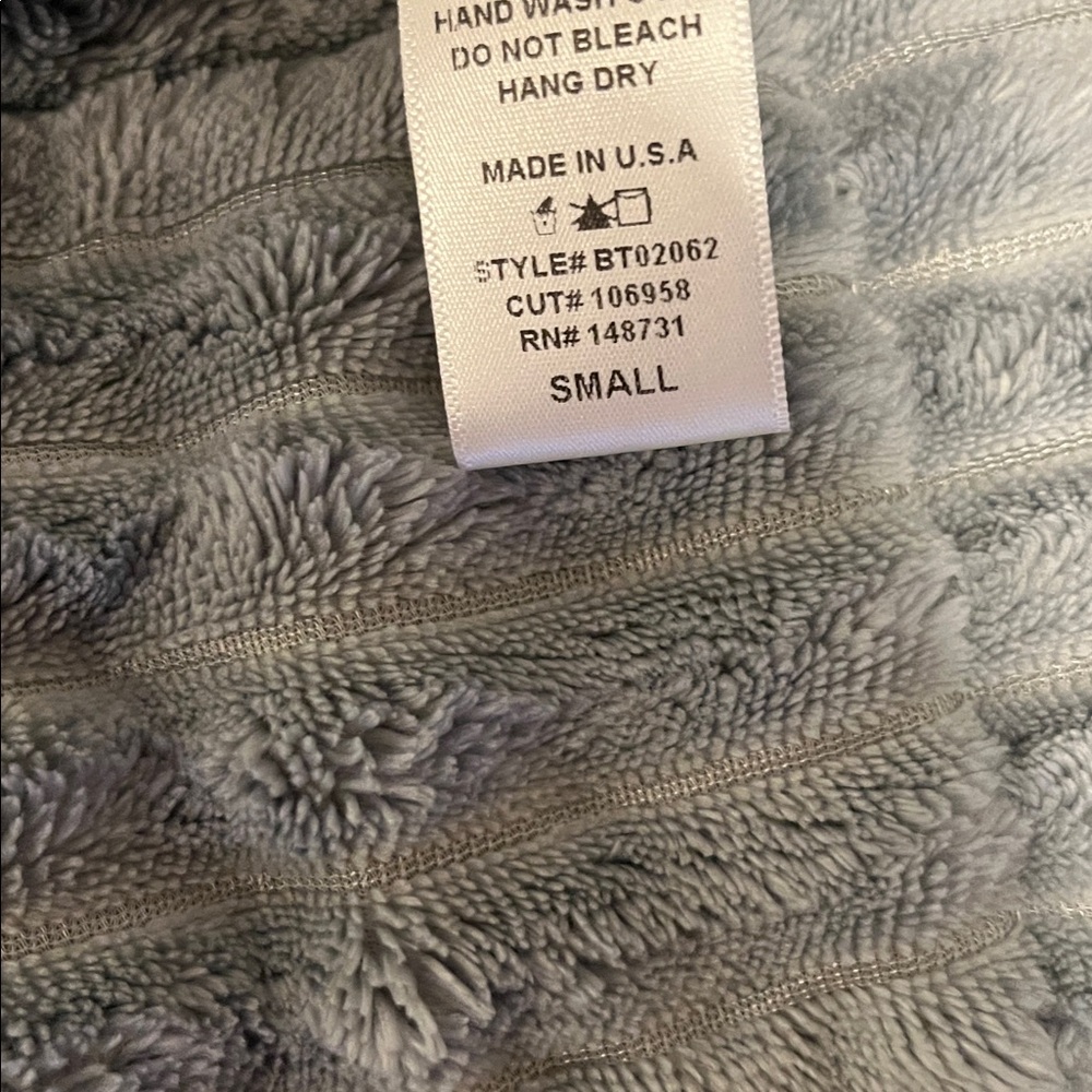 NWT Grey Ribbed tee - Picture 3 of 4